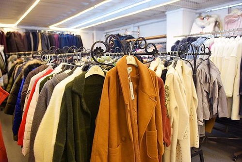 這里的品牌衣服 白菜價 工廠換季清倉 全場夏裝15元至60元 件